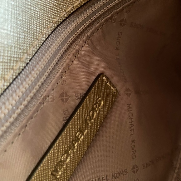 Mk crossbody bag💛🤎🧡 - Picture 4 of 6